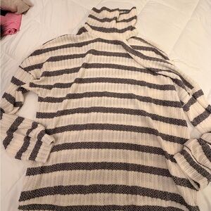 ANDREE BY UNIT Cream & Black Striped Turtleneck Sweater